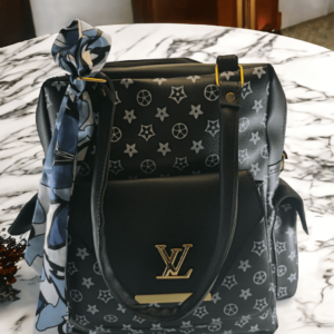 black hand bag